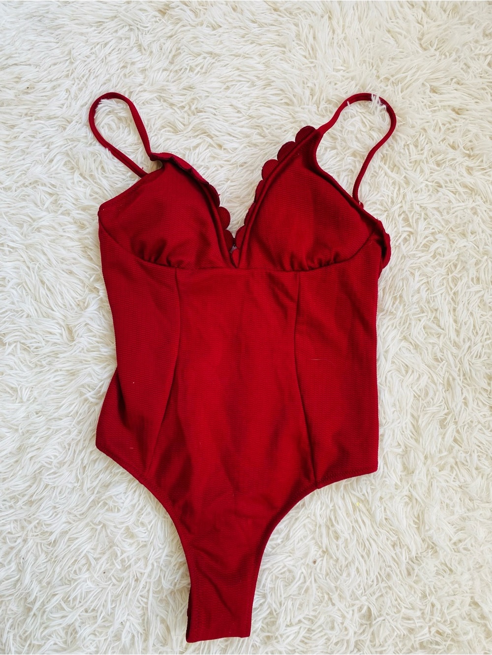 CUPSHE Red Textured ScallopTrim One Piece Swimsuit Size Large